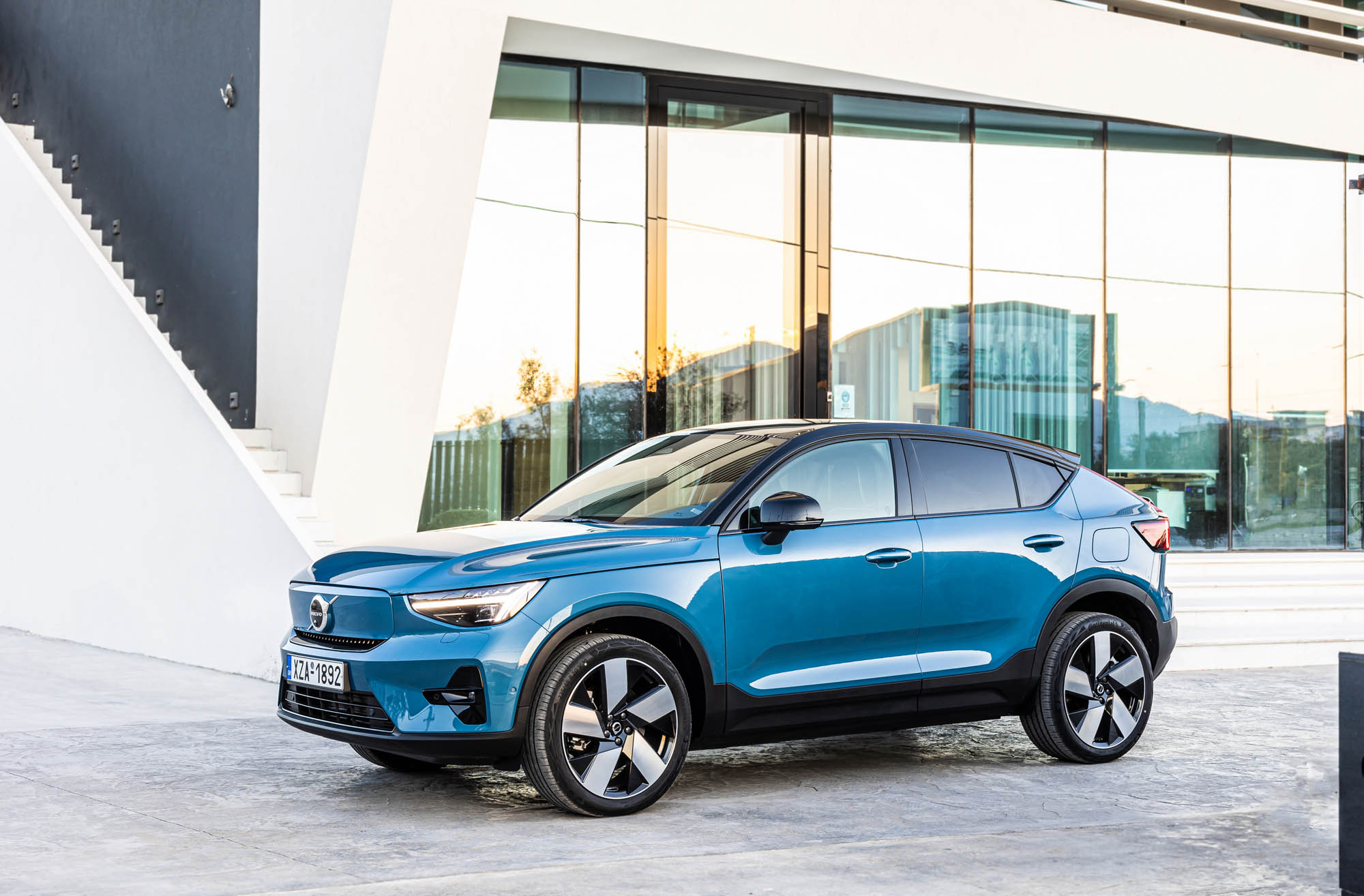 Οδηγούμε το Volvo C40 Recharge P8 AWD