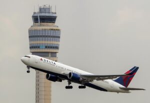 Delta Airlines: Στροφή στο διεθνές δίκτυo αντί για συγχωνεύσεις