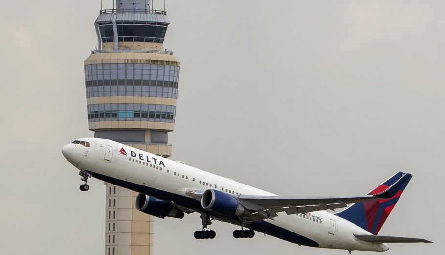 Αεροσκάφος της Delta Airlines ©EPA/ERIK S. LESSER