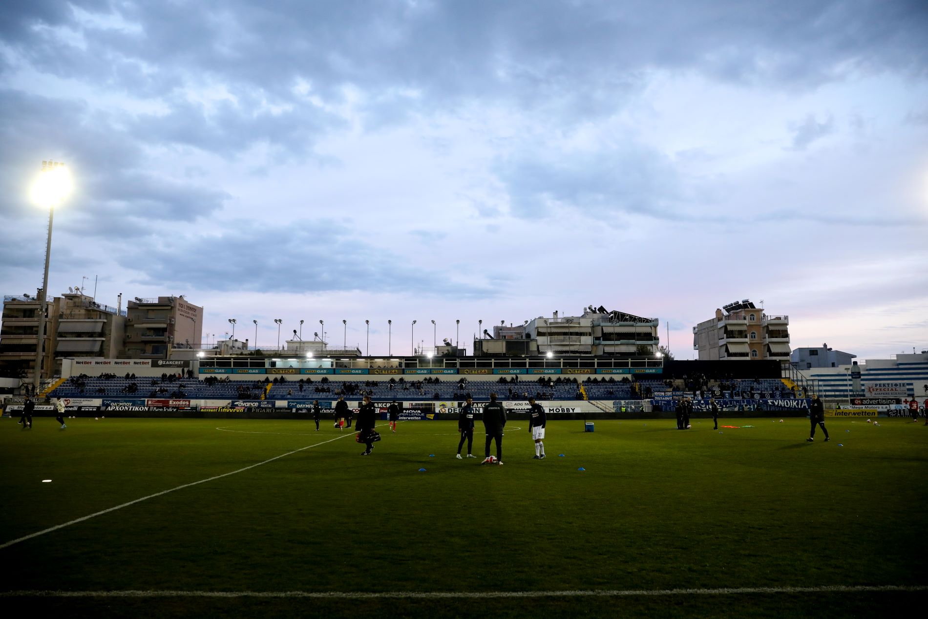 Νέα χαλάρωση μέτρων σε γήπεδα και σχολεία