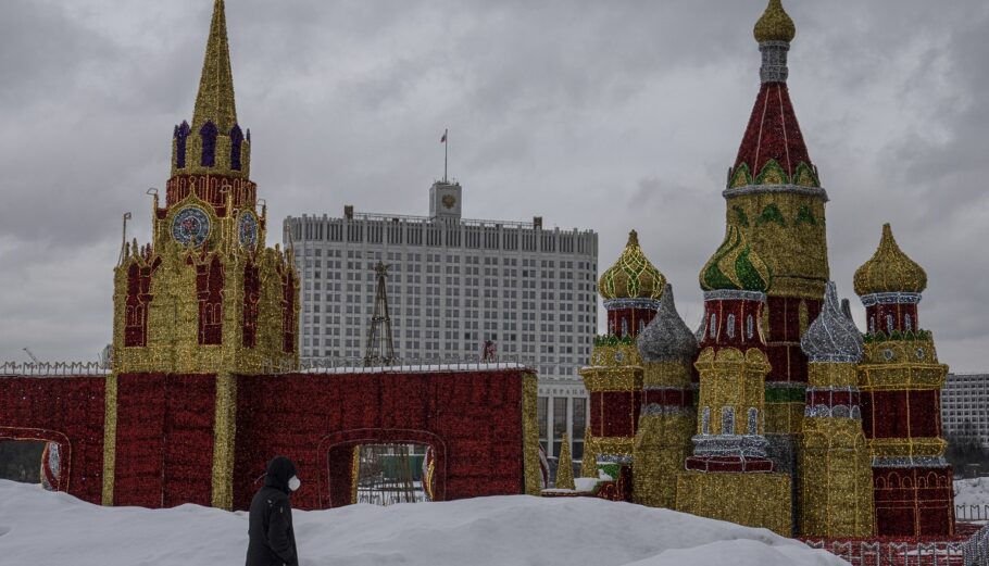 Κυβερνητικό κτίριο στη Μόσχα © EPA/SERGEI ILNITSKY
