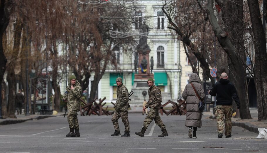 Ουκρανοί στρατιώτες © EPA/SEDAT SUNA