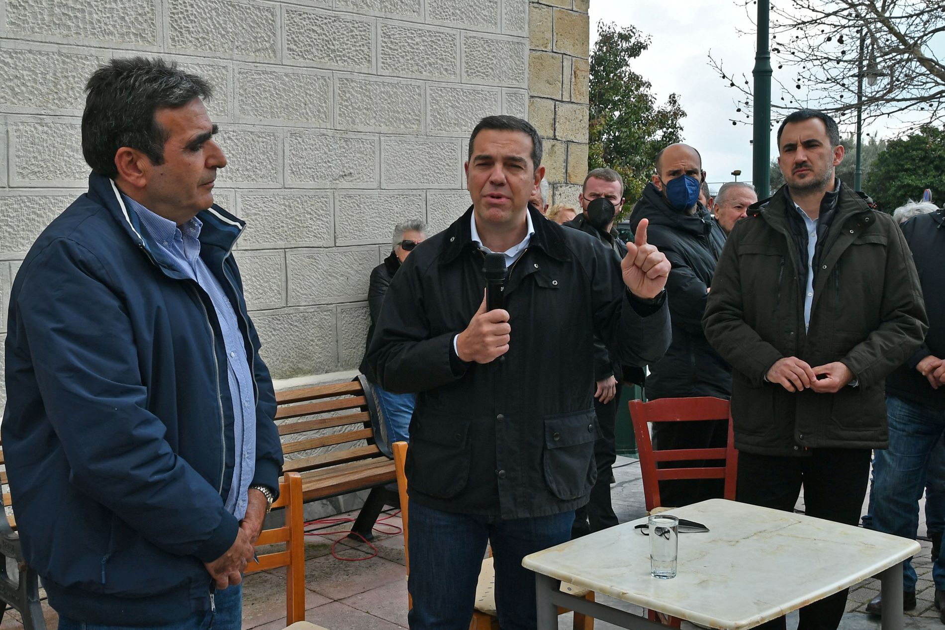Τσίπρας: Μόνη λύση να αναλάβουμε και πάλι εμείς τη βαριά ευθύνη