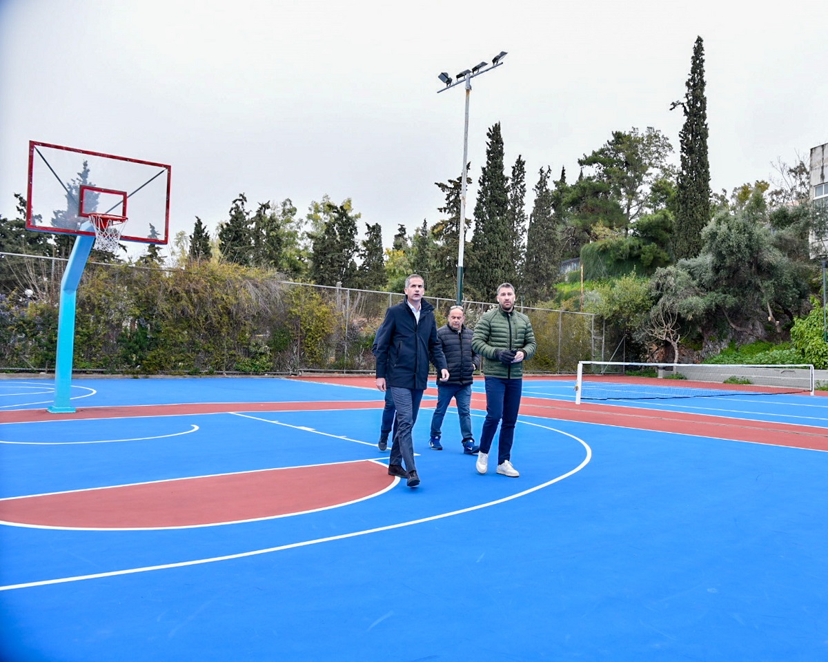 Ο Δήμαρχος Αθηναίων, Κώστας Μπακογιάννης στο νέο πάρκο©ΔΤ
