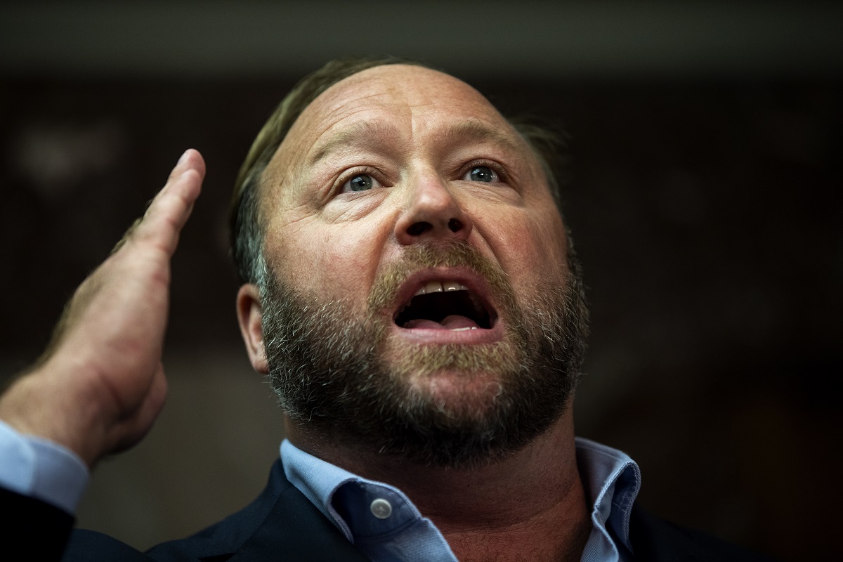 Χρεοκόπησε το ακροδεξιό Infowars του Άλεξ Τζόουνς στις ΗΠΑ