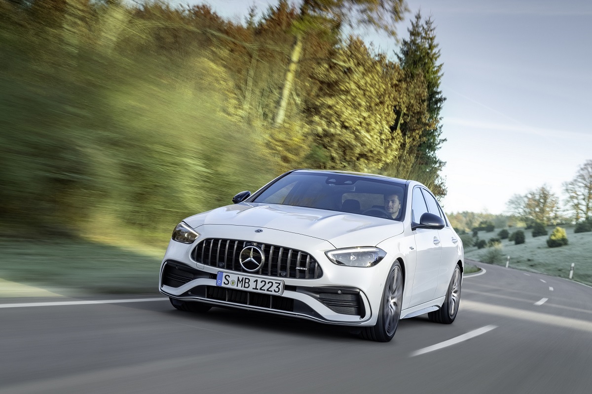 Αποκαλύφθηκε η νέα Mercedes-AMG C 43 με 407 ίππους