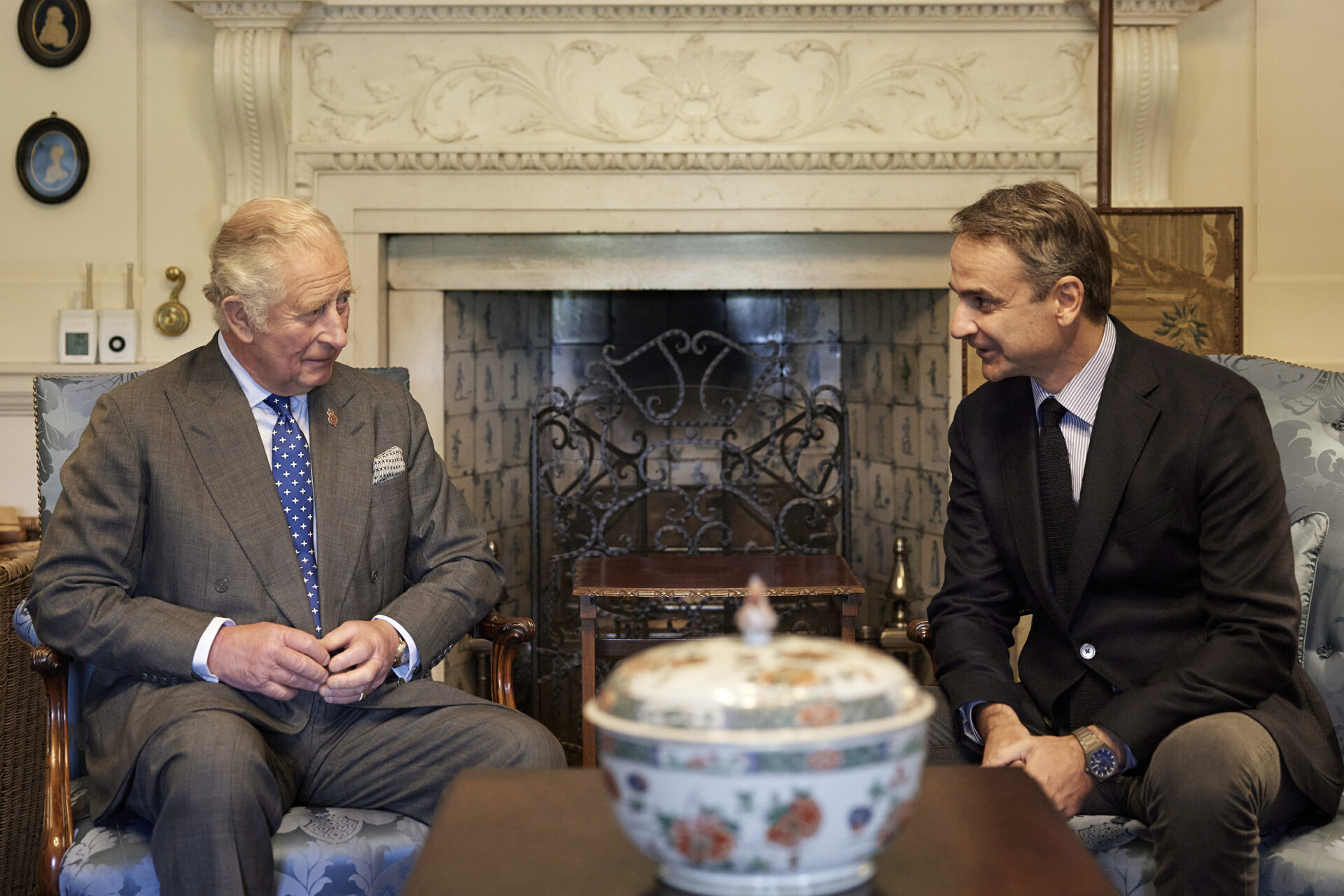 Συνάντηση Κυριάκου Μητσοτάκη με τον Πρίγκιπα Κάρολο © Γραφείο Τύπου Πρωθυπουργού