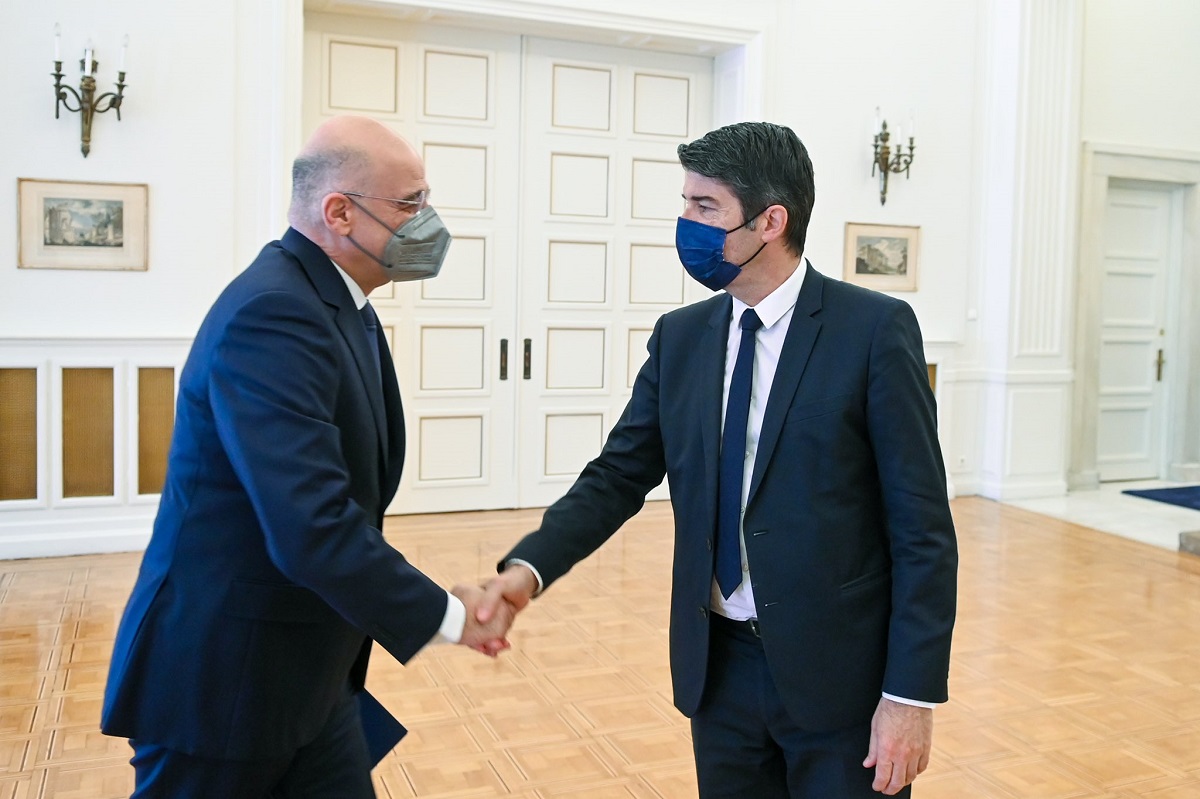 Συνάντηση Νίκου Δένδια με τον Γάλλο Πρέσβη© Twitter