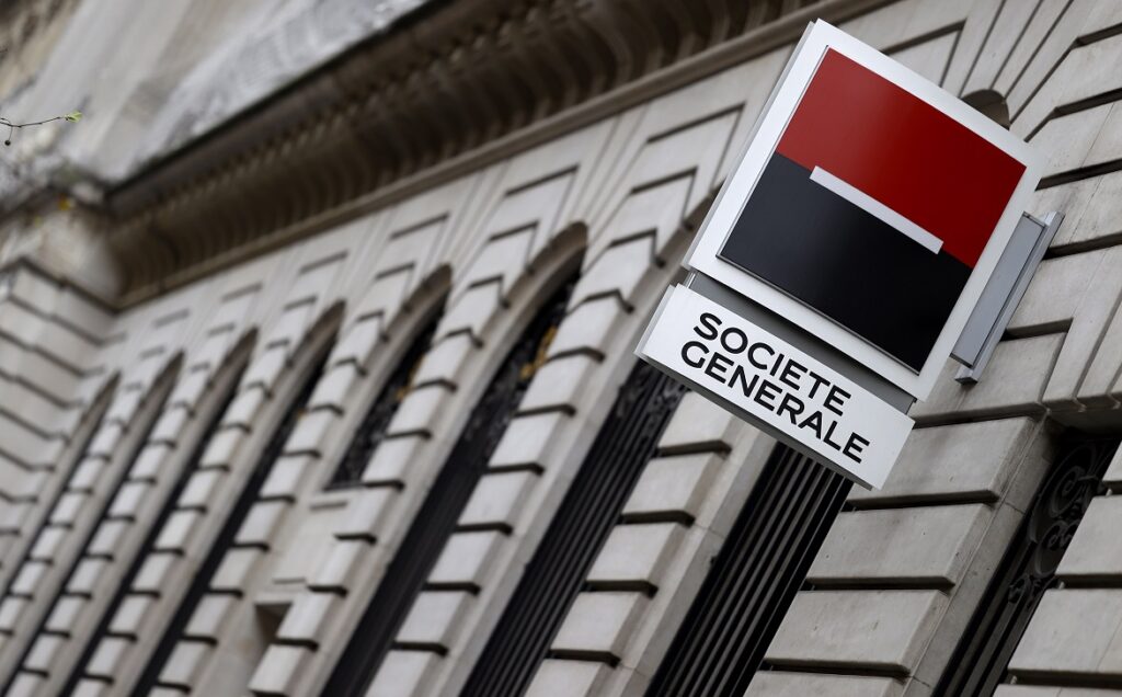 Société Générale: Στα κορυφαία trades τα ελληνικά ομόλογα