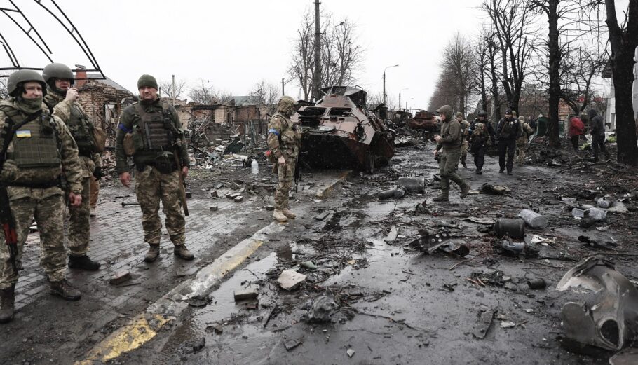 Η απόλυτη καταστροφή στην Μπούκα της Ουκρανίας © EPA/ATEF SAFADI