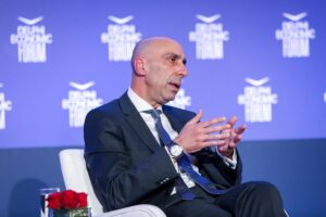Μπρατάκος: Άμεσα μέτρα για τις ΜμΕ, πλαφόν σε προσαυξήσεις και αυτόματος συμψηφισμός οφειλών