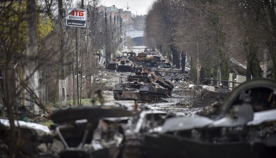 Πόλεμος στην Ουκρανία - Σκληρές μάχες έξω από το Κίεβο © EPA/OLEG PETRASYUK