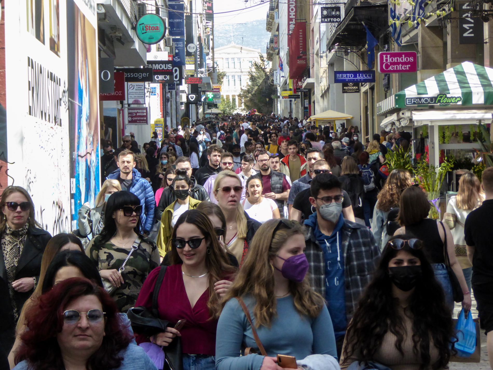 IOBE: Ισχυρή επιδείνωση του δείκτη εμπιστοσύνης τον Απρίλιο