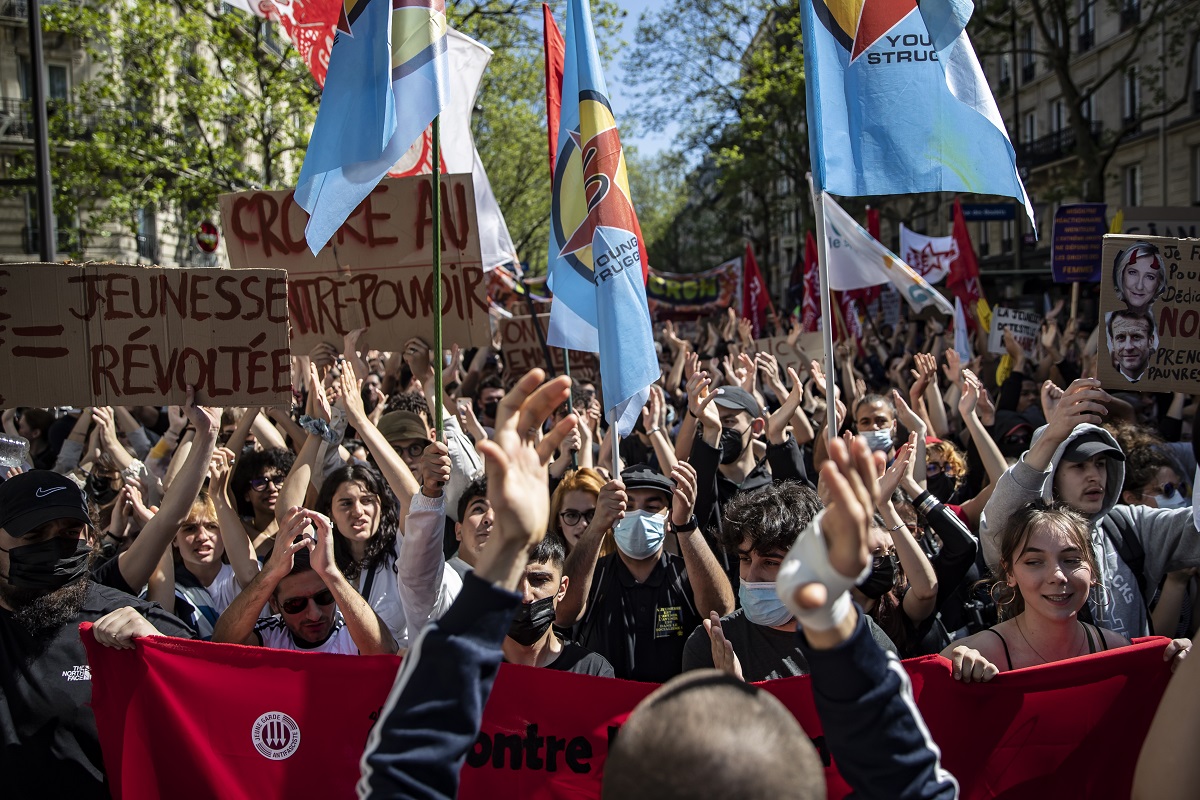Δακρυγόνα και χημικά σε διαδήλωση κατά της ακροδεξιάς στο Παρίσι