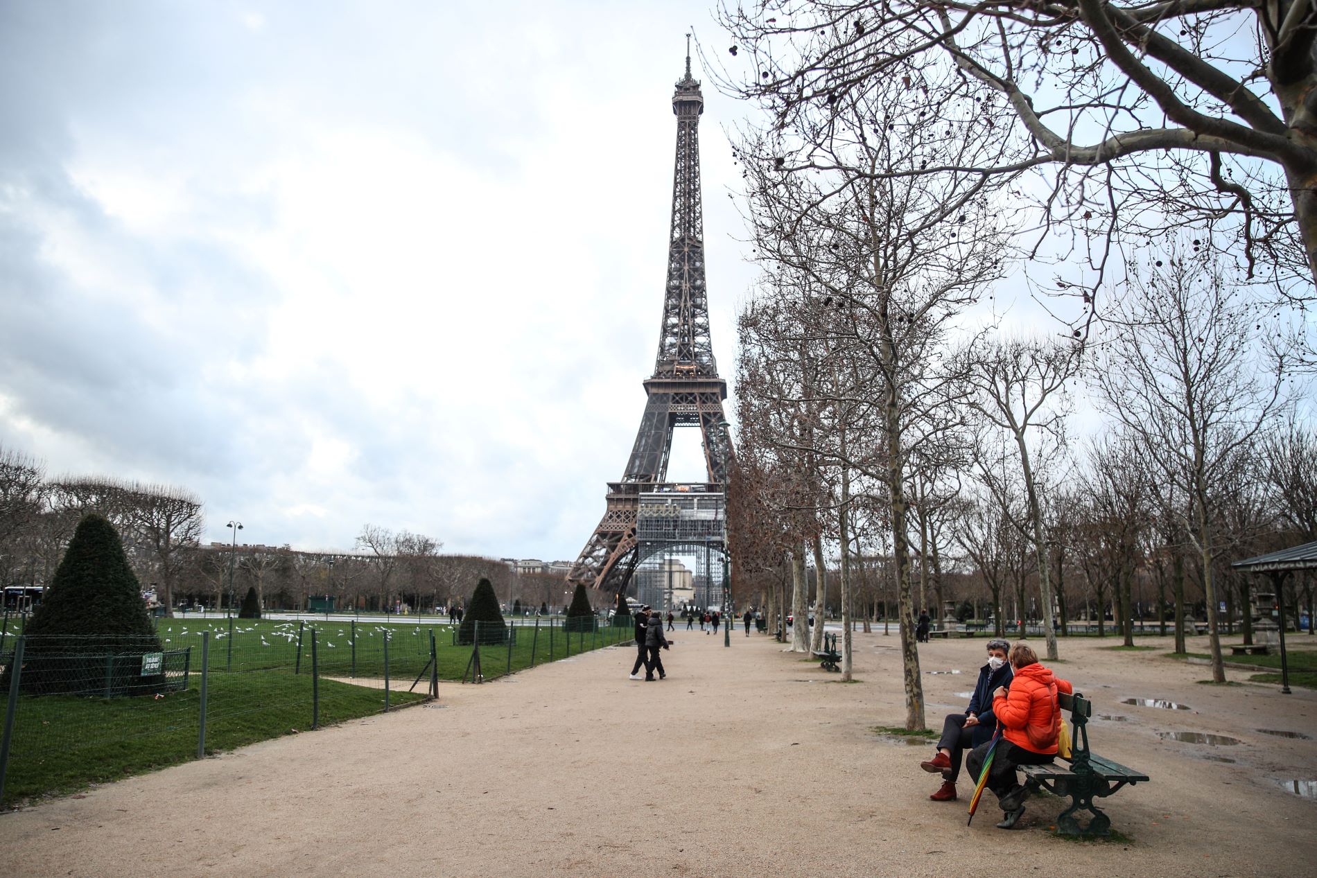 Ο Πύργος του Άιφελ στο Παρίσι ©EPA/MOHAMMED BADRA