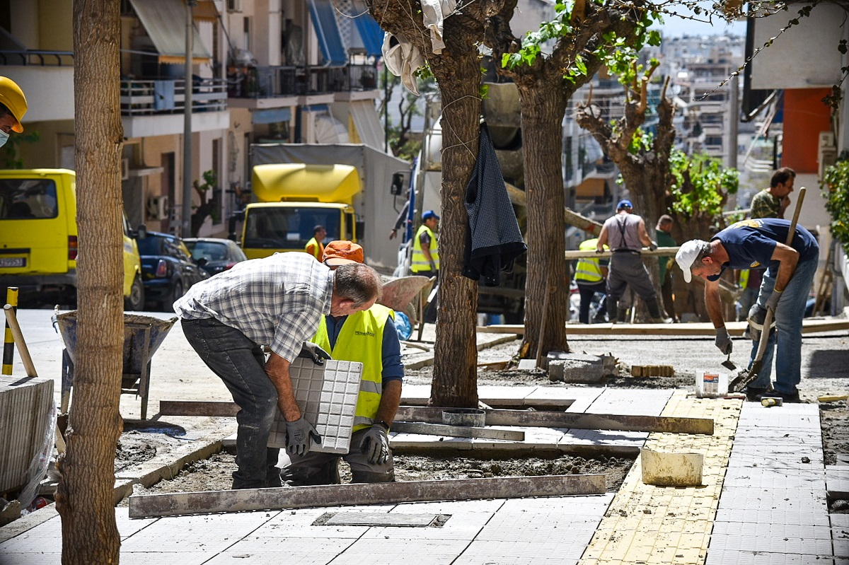 Σε εξέλιξη το μεγάλο έργo ανακατασκευής 410 πεζοδρομίων στο κέντρο και τις γειτονιές της Αθήνας  © ΔΗΜΟΣ ΑΘΗΝΑΙΩΝ
