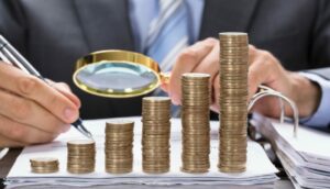 ΕΤΕ: Τι κρατά επίμονα ψηλά τον πληθωρισμό στην Ελλάδα