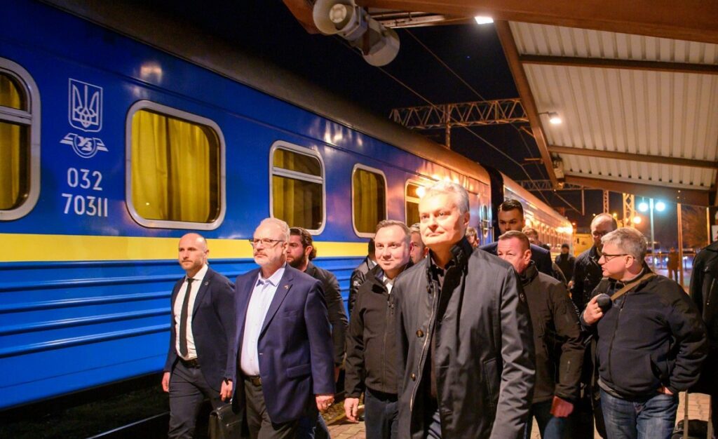 Ουκρανία: Στο Κίεβο οι πρόεδροι της Πολωνίας και χωρών της Βαλτικής