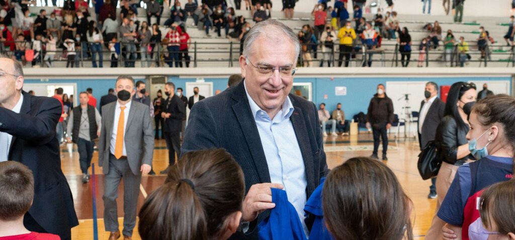 Θεοδωρικάκος: Ενωμένοι βάζουμε τέλος στον χουλιγκανισμό