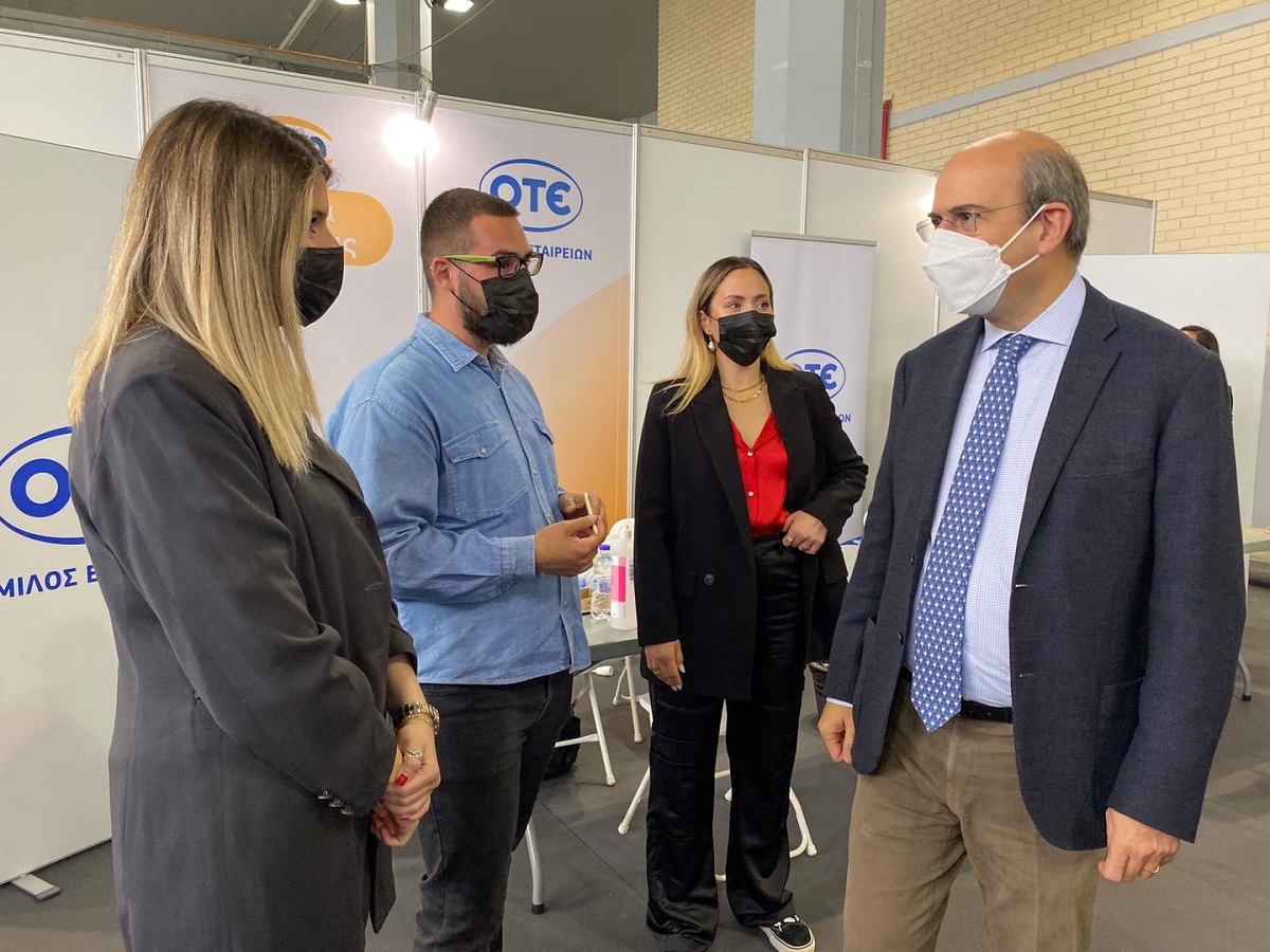 Χατζηδάκης για Ημέρες Καριέρας: 4.500 άνεργοι βρήκαν δουλειά