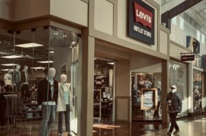 Η Levi’s πουλάει την Dockers για τουλάχιστον 300 εκατ. δολάρια