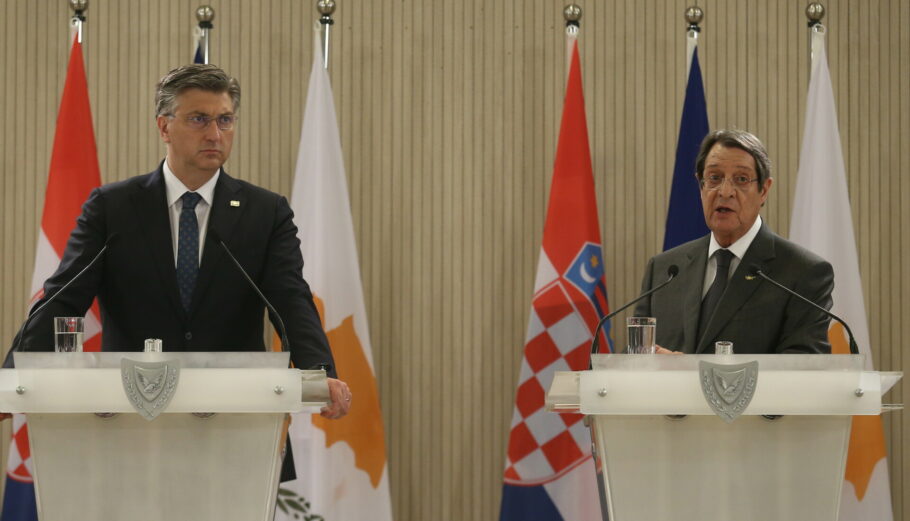 Ο πρόεδρος της Κύπρου, Νίκος Αναστασιάδης με τον πρωθυπουργό της Κροατίας, Αντρέι Πλένκοβιτς EPA/YIANNIS KOURTOGLOU / POOL