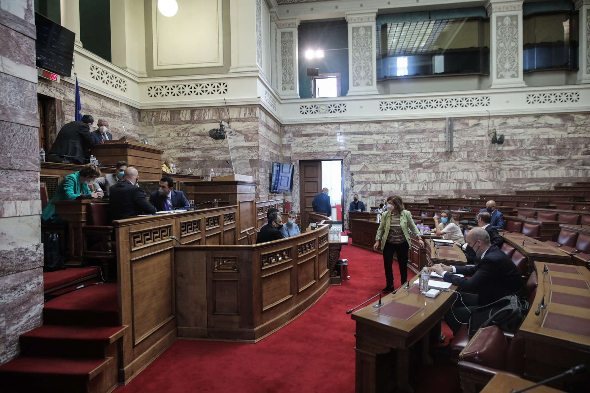 Στις επιτροπές της Βουλής ο κλιματικός νόμος – Οι εισηγήσεις των κομμάτων