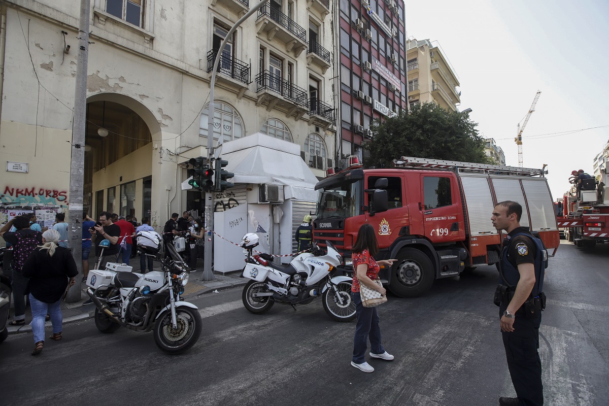 Δύο διασωληνωμένοι μετά τη φωτιά στη Θεσσαλονίκη
