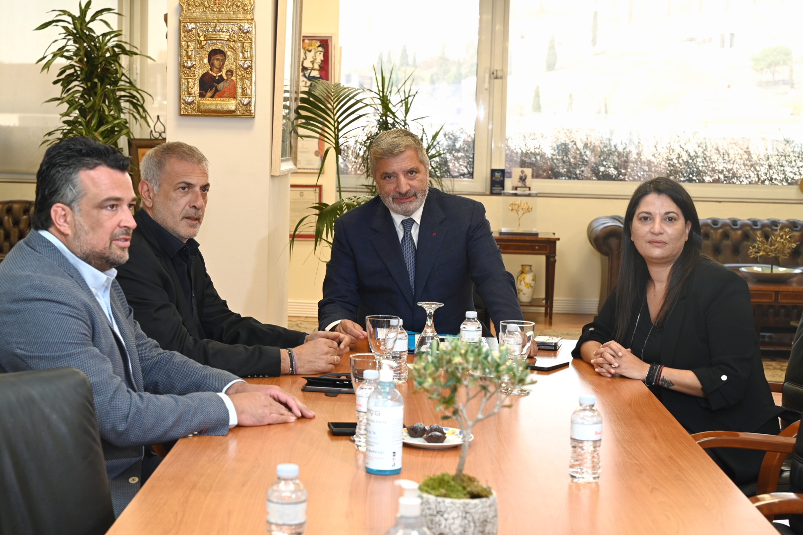 Περιφέρεια Αττικής: Έργα ύψους 4,3 εκατ. στο οδικό δίκτυο του Πειραιά
