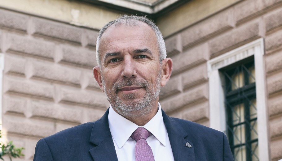 Θ. Κρίντας: Η εποχή του ηγέτη – πατέρα πέρασε