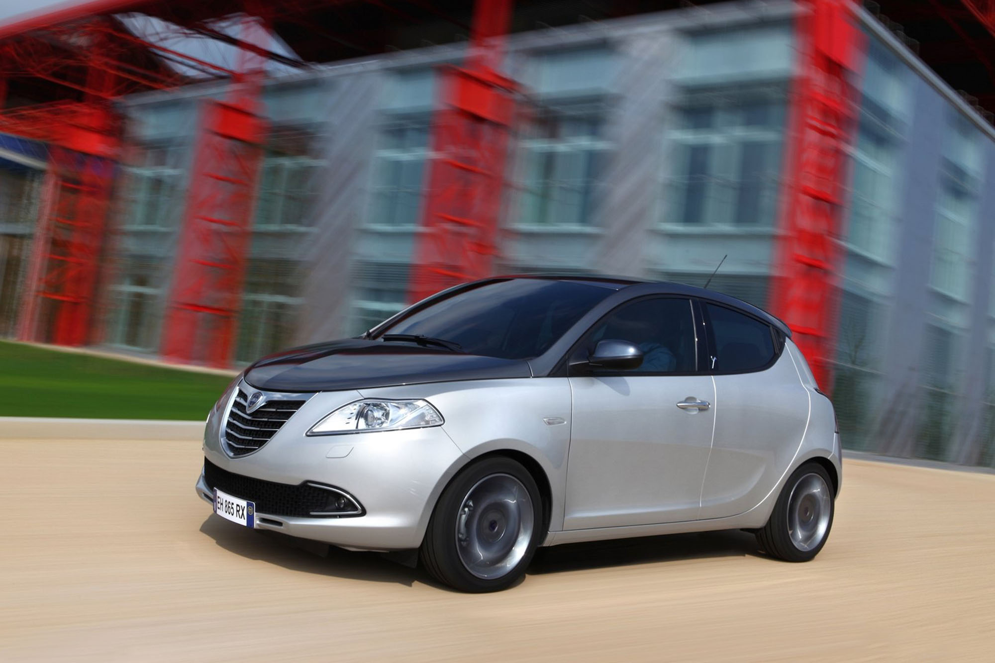 Lancia: Η αναγέννηση ξεκινά με τρία νέα μοντέλα