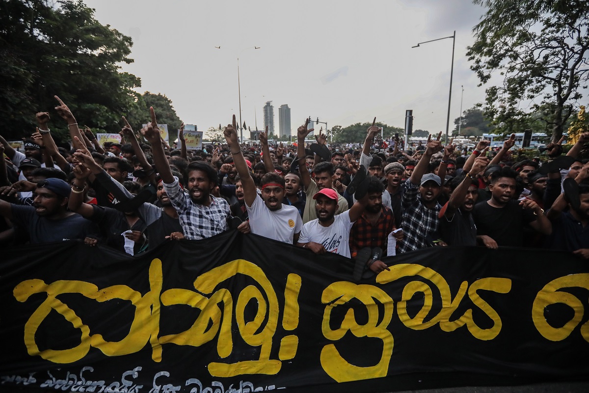 Διαδηλώσεις στη Σρι Λάνκα © EPA/CHAMILA KARUNARATHNE