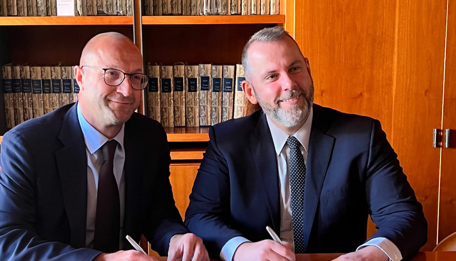 Από Αριστερά: Ο Διευθύνων Σύμβουλος της PBM Maurizio Pelloni και ο Διευθύνων Σύμβουλος της Sunlight Group Λάμπρος Μπίσαλας © ΔΤ
