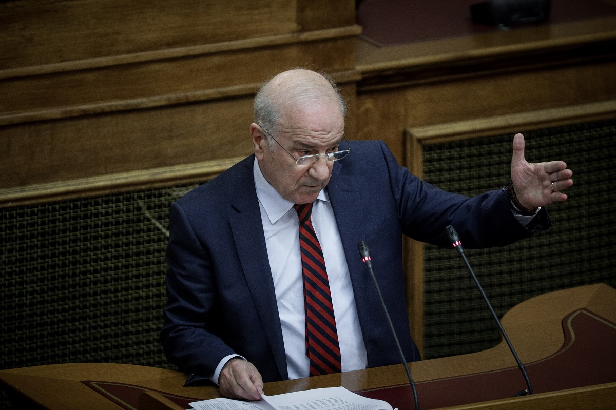 Αθανασίου κατά Τσίπρα: Έπρεπε να υπάρξουν συνυποψήφιοι στις εκλογές