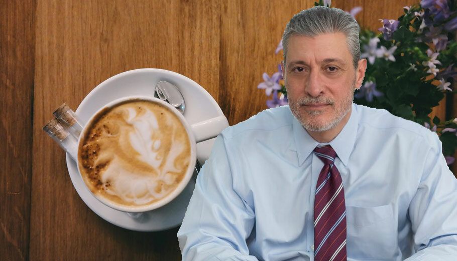Γιάννος Μπενόπουλος, Πρόεδρος Ελληνικής Ένωσης Καφέ © Unsplash / Powergame.gr