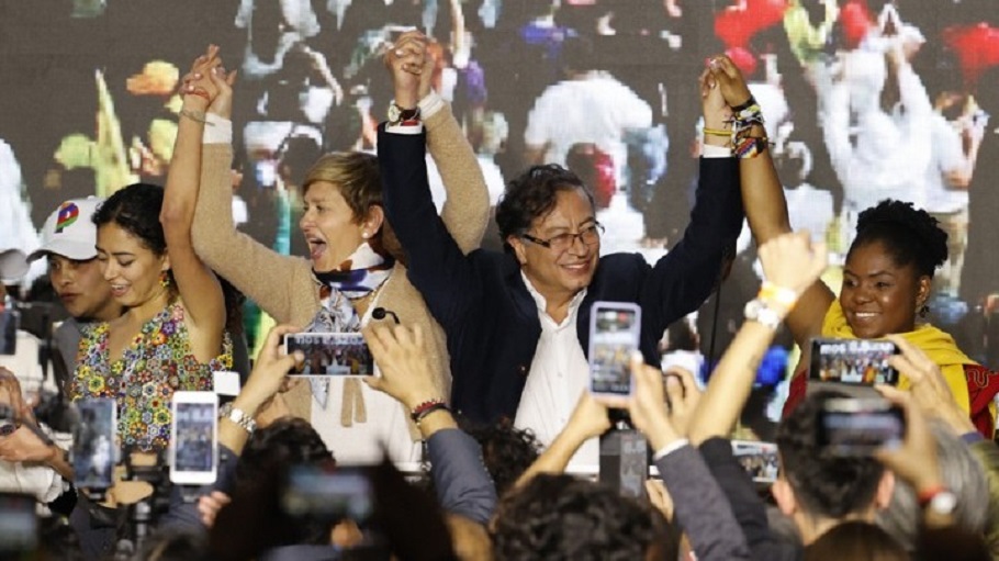 Ο νικητής του πρώτου γύρου των προεδρικών εκλογών στην Κολομβία Γουστάβο Πέτρο @ EPA/Mauricio Duenas Castaneda