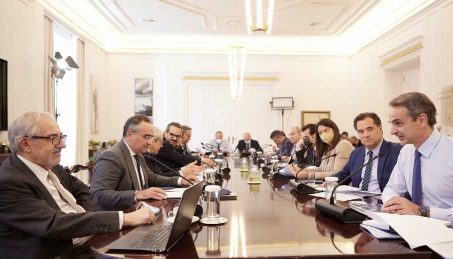 Ευρεία σύσκεψη του Πρωθυπουργού Κυριάκου Μητσοτάκη με την Ομάδα Εργασίας για την Στρατηγική Προσέλκυσης Επενδύσεων στον τομέα της Βιοτεχνολογίας /ΓΤ Πρωθυπουργού