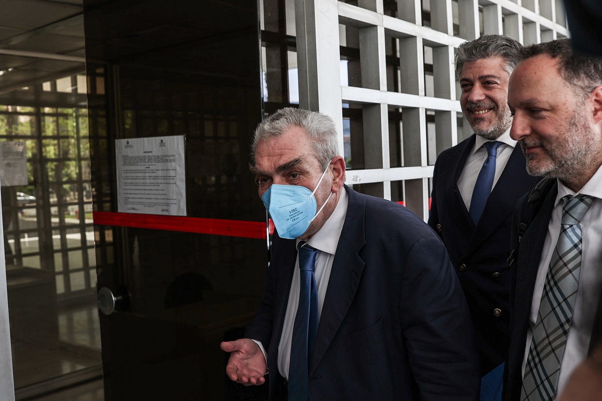 Ράικου για Novartis: Ο Παπαγγελόπουλος ήθελε πολιτικά πρόσωπα