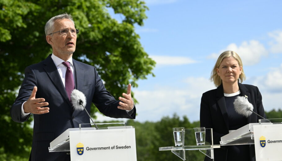Ο Γενς Στόλτενμπεργκ και η Μαγκνταλένα Άντερσον © EPA/Henrik Montgomery/TT SWEDEN OUT SWEDEN OUT