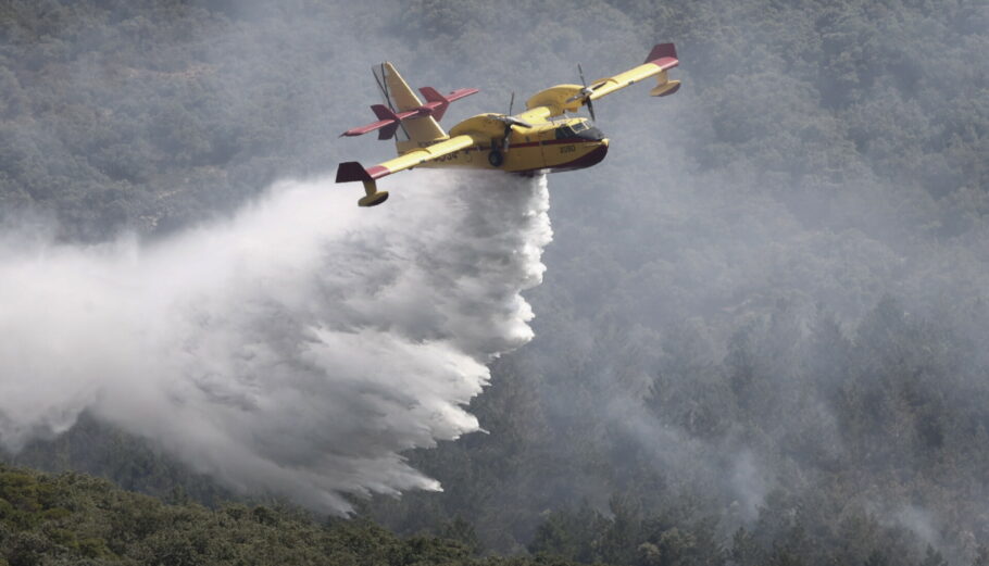 Φωτιές στην Ισπανία © EPA/Jesus Diges