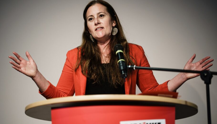 Η Γιανίνε Βίσλερ, στην ηγεσία του κόμματος της Αριστεράς © EPA/CLEMENS BILAN