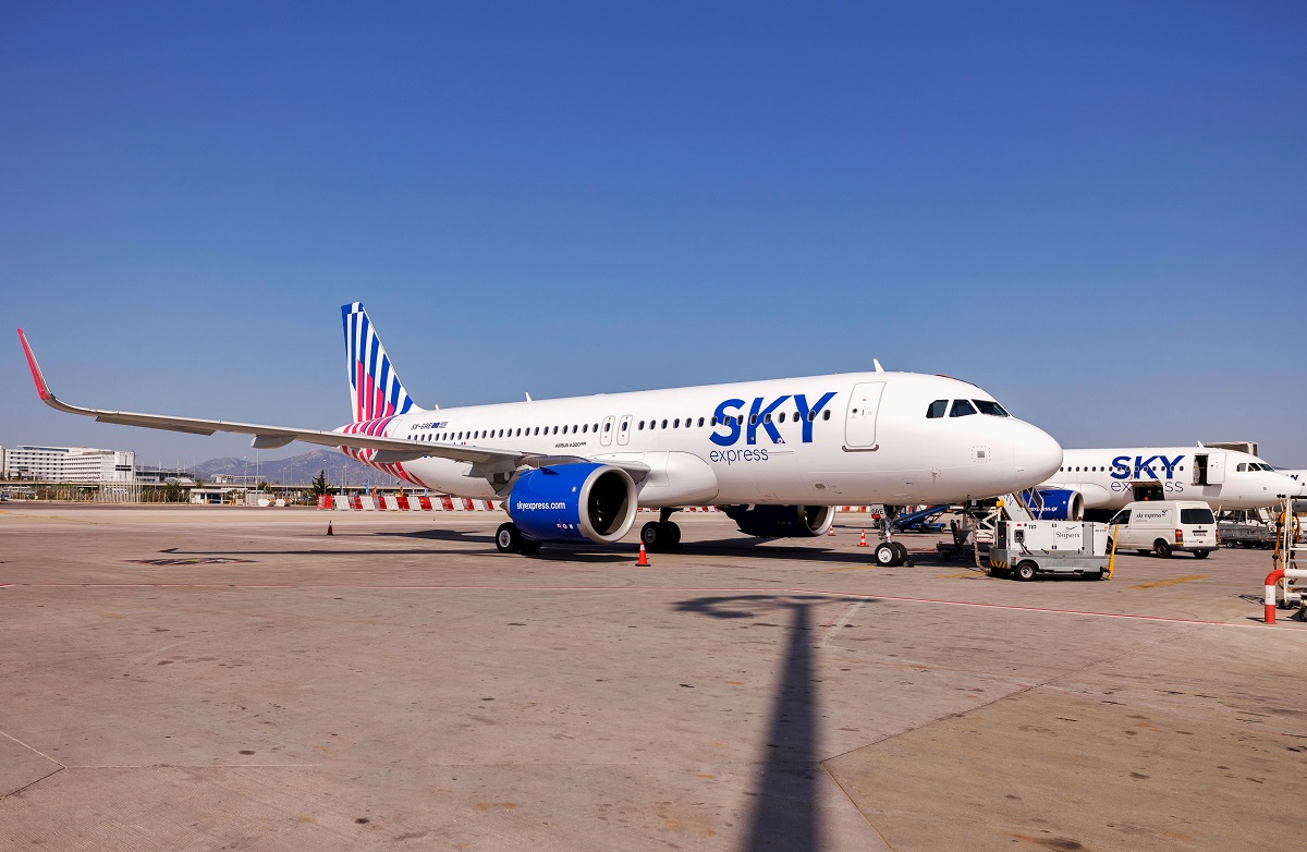 Αεροσκάφος της SKY express © SKY express