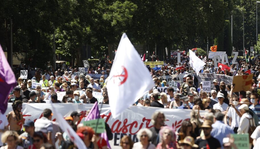Διαδηλωτές κατά της Συνόδου Κορυφής του ΝΑΤΟ στην Ισπανία © EPA/J.J. Guillen