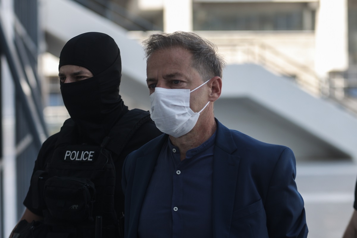 Δίκη Λιγνάδη: Την ενοχή του για τρεις βιασμούς πρότεινε ο εισαγγελέας