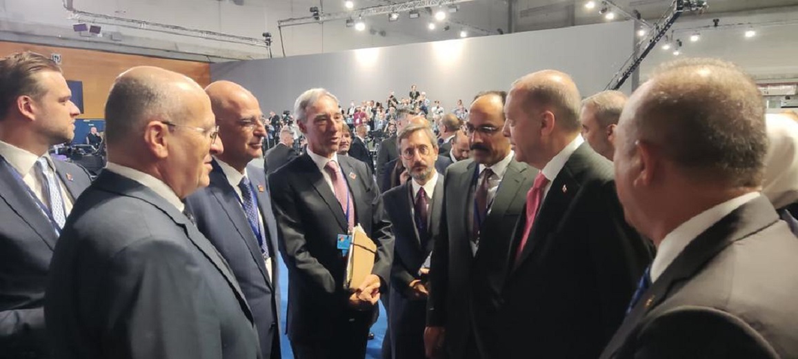 Συνάντηση Δένδια – Ερντογάν στη σύνοδο του ΝΑΤΟ