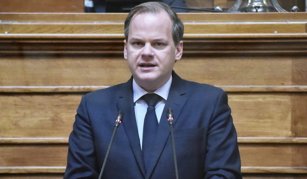 Καραμανλής: Ο ΚΟΚ να εφαρμόζεται από Δημοτική Αστυνομία και Τροχαία