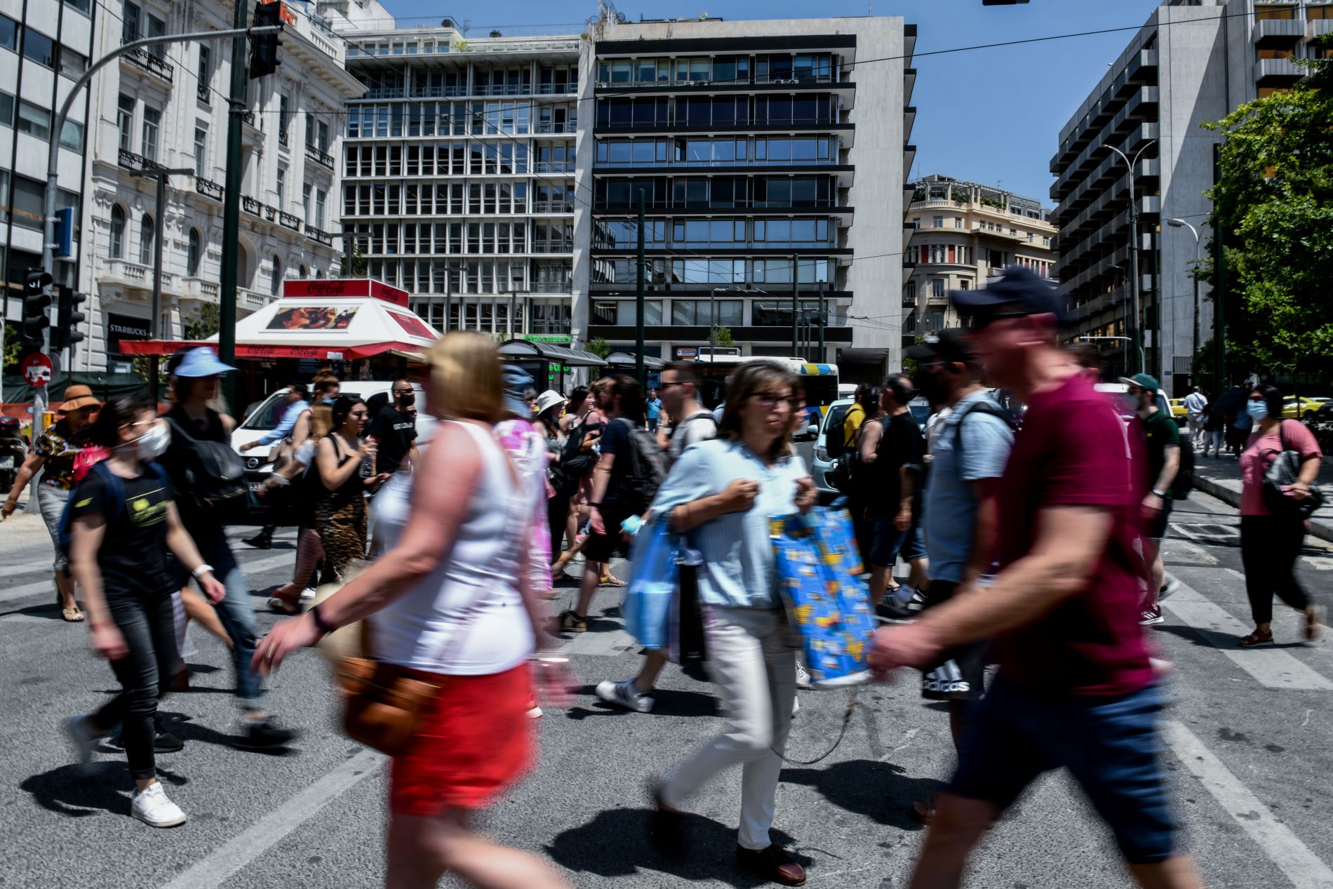 Κόσμος στο Σύνταγμα ©Eurokinissi