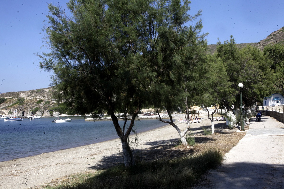 Conde Nast Traveller: Αποθέωση για τη Μήλο