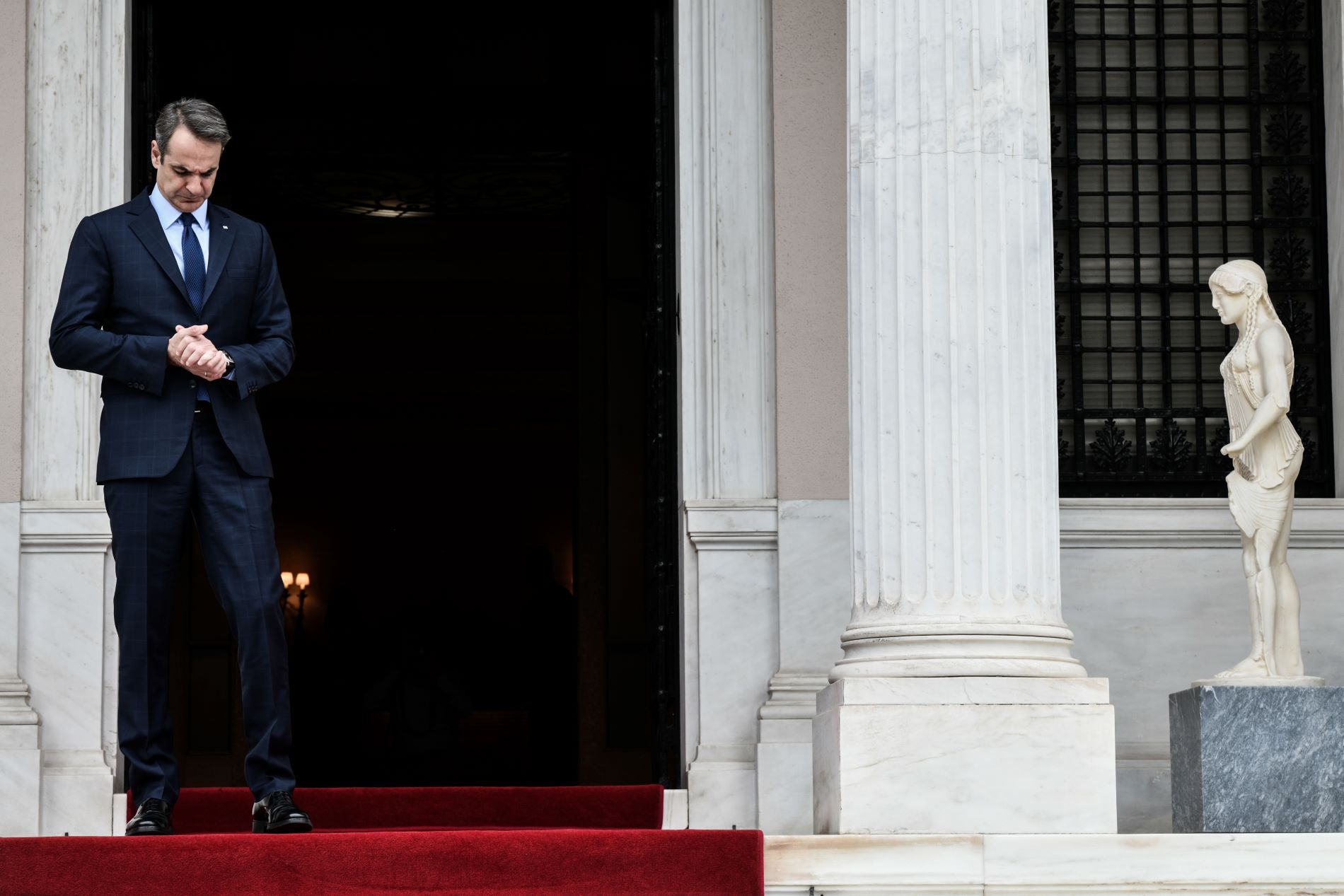 Οι επιλογές του Μαξίμου για τα προεκλογικά διλήμματα, ο αρχιτέκτονας της στρατηγικής του πρωθυπουργού και οι οικονομικοί γρίφοι