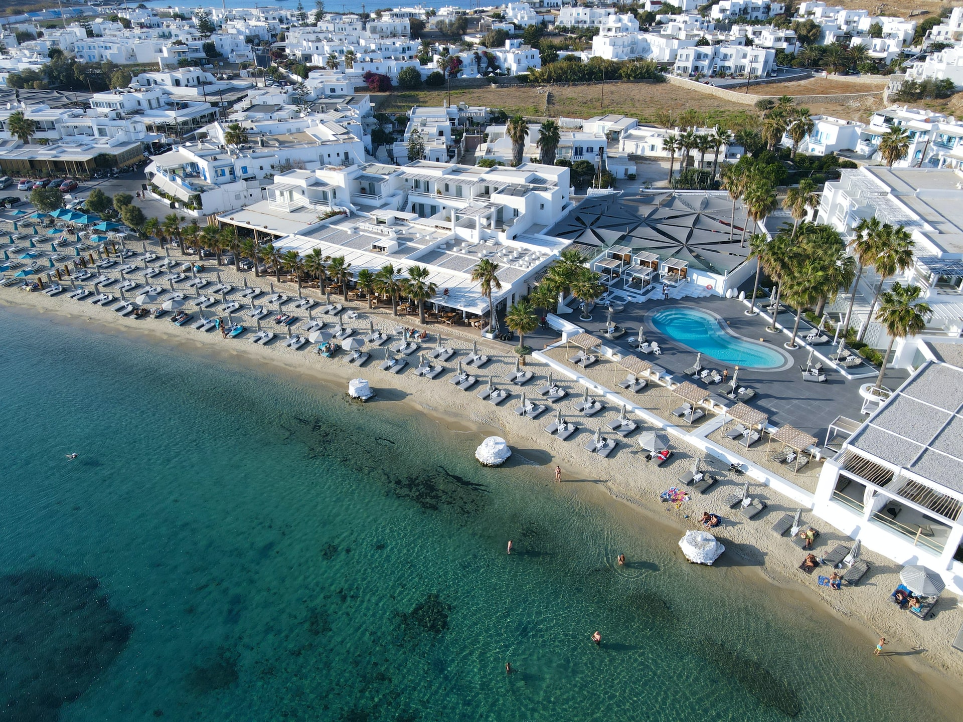 Τα μίνι καζίνο στη Μύκονο, η πιστωτική γραμμή του ομίλου Brown και ο δημοφιλής Μοχάμεντ Μπιν Σαλμάν